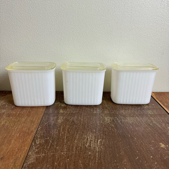 Set of 3 Hazel Atlas white milk glass Refrigerator containers with lids - Picture 3 of 13